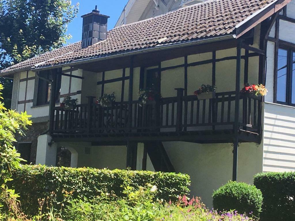 Holiday Home "Les Ancolies " Gite Citadin Spa Exterior photo